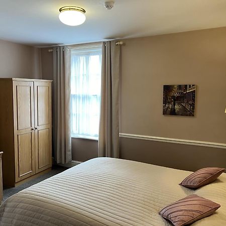 Royal Oak Hotel, Гарстанг Екстериор снимка